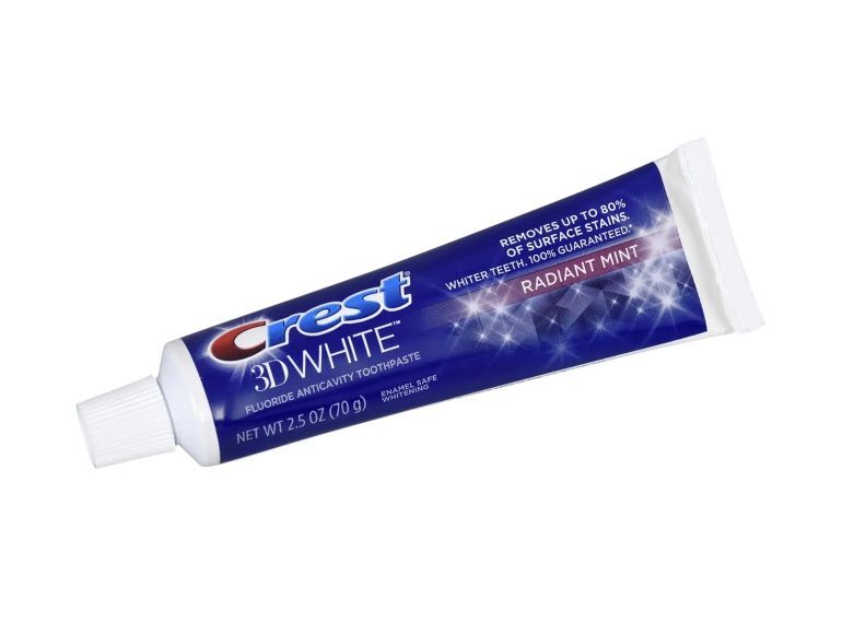 Лучшие отбеливающие пасты. Зубная паста Crest 3d White Radiant Mint Whitening. Crest 3d White Toothpaste Radiant Mint. Crest 3d White зубная паста Radiant. Crest зубная паста с фтором.