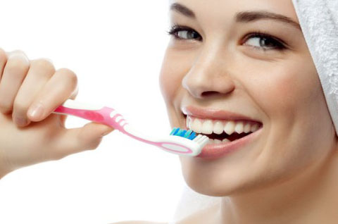 Чистка зубов перекисью