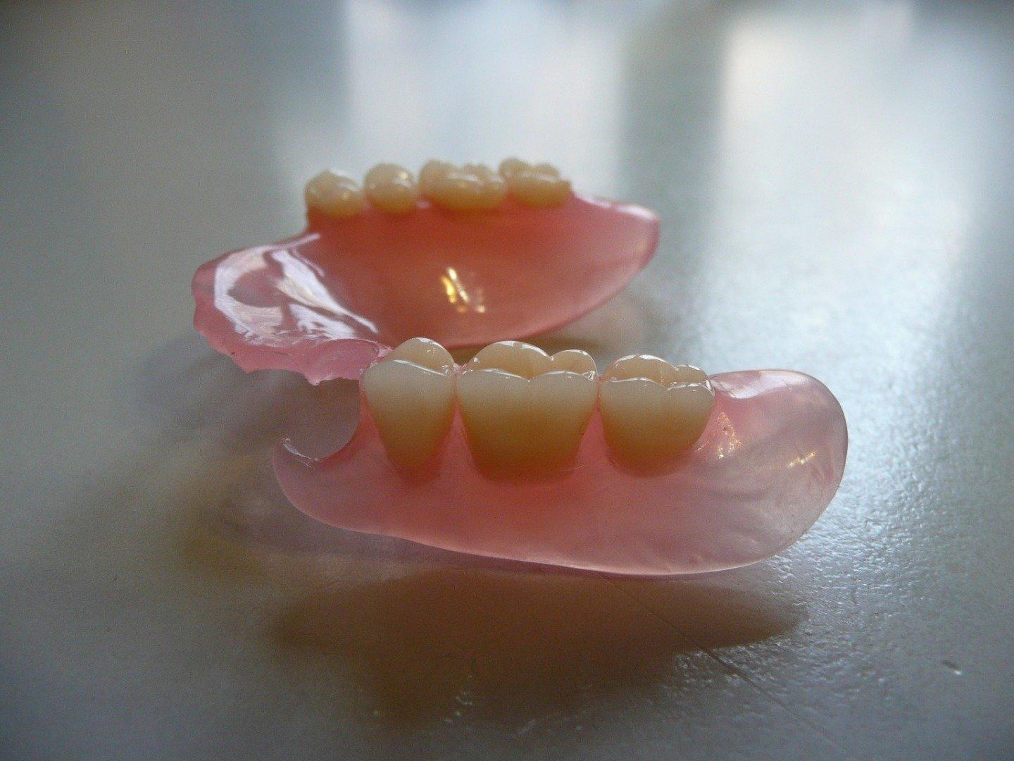 Съемный зубной протез акри фри фото