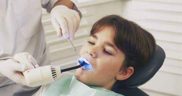 После лечения реагирует на горячее. Стоматология профилактическая. Зуб чувствует Холодное. Если зуб реагирует на Холодное и горячее. Причины реагирование зубов холодного на горячее.