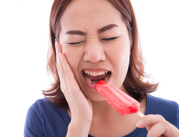 7 причин, почему зубы становятся чувствительными, и методы решения проблемы