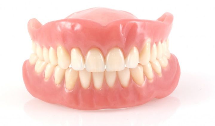 Цельные зубные протезы